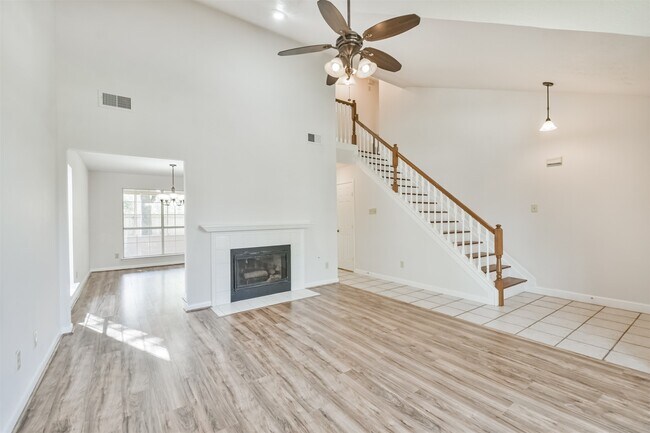 Foto del edificio - 3414 Kings Mountain Dr