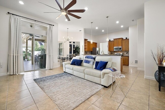 Building Photo - 2847 Majestic Isle Dr