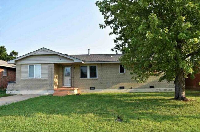 Building Photo - 4903 NW Lindy Ave