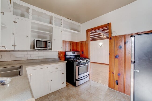 Foto del edificio - 2 Bed / 1 Bath in Rosemont Heights!