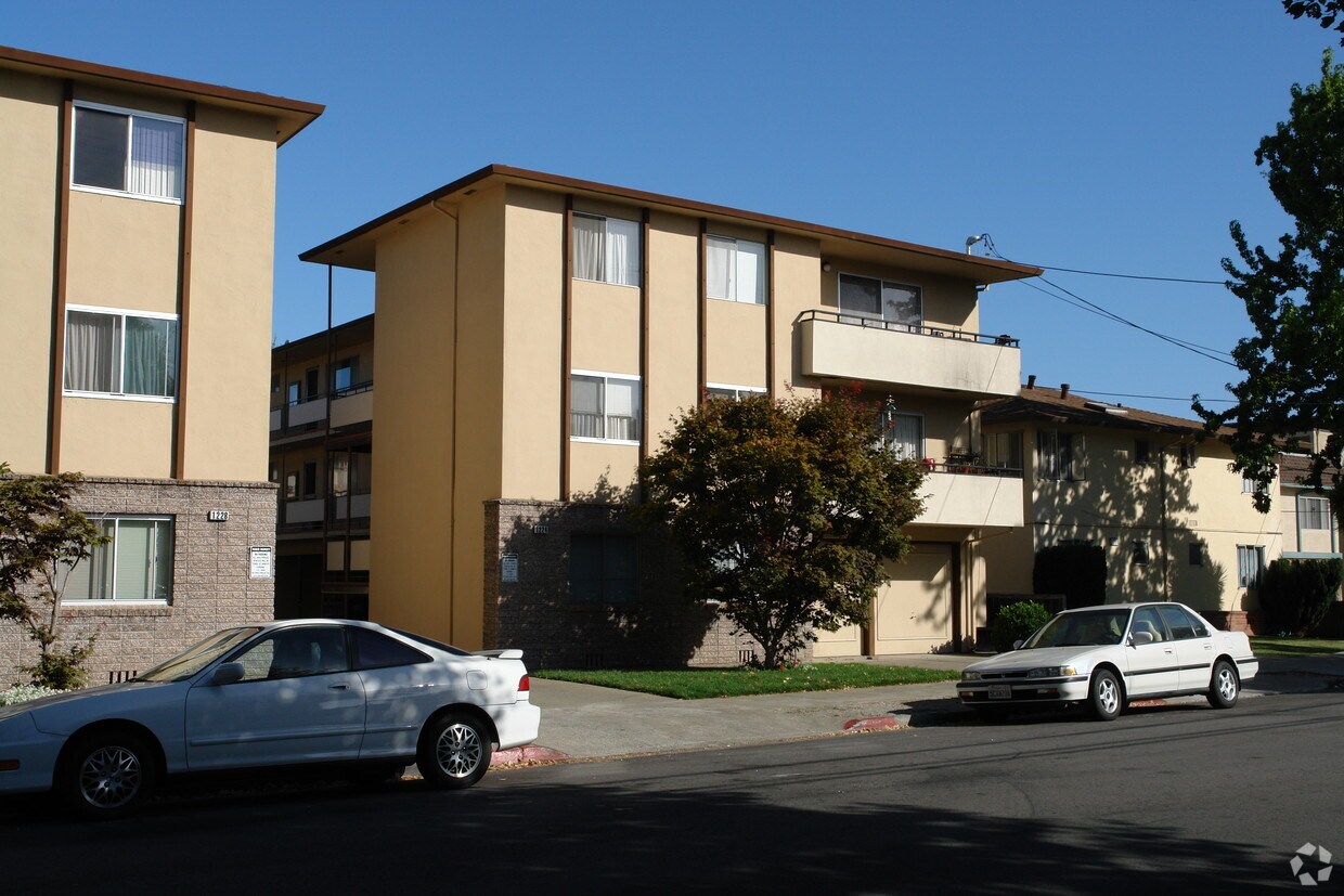 Primary Photo - 1224 Floribunda Ave
