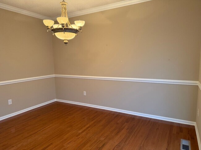 Foto del edificio - Lenoir City 37771 - 4 bedroom 2.5 bath - call Sharon Arnwine 865-313-7215