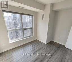 Building Photo - 255 Village Green Square
