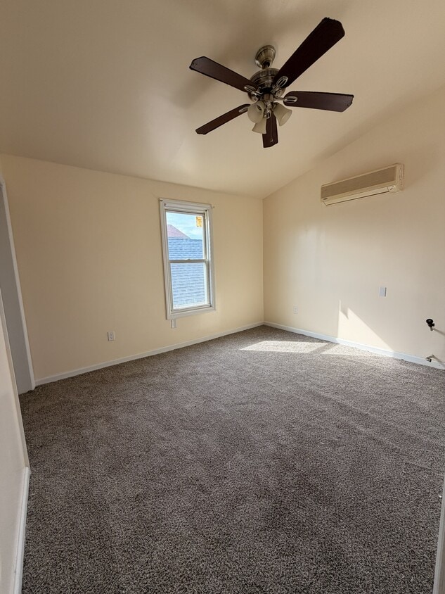 Building Photo - 310 S 7th Ave