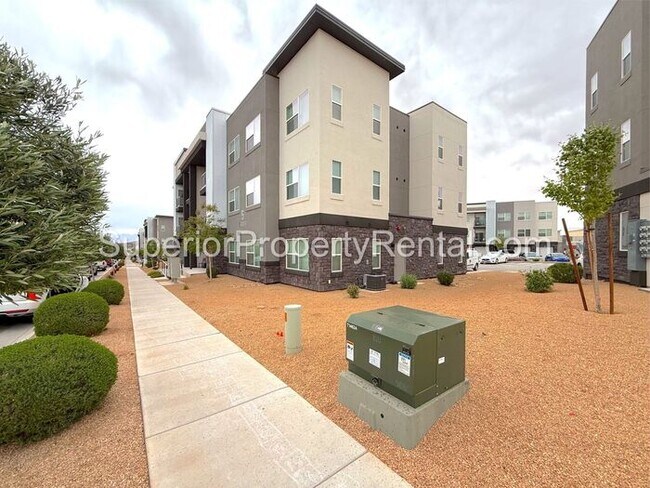 Foto del edificio - Desert Color Condo 3 bd, 2 bt, 1 Car Garage