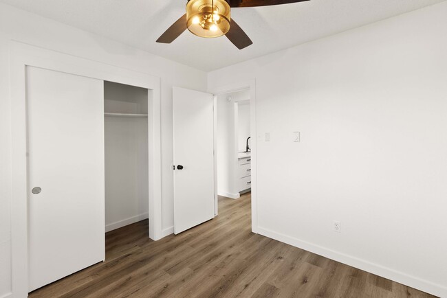 Building Photo - Cypress I