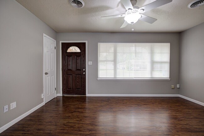 Foto del edificio - 1208 Avondale Dr