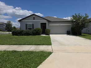 Building Photo - 1569 Effra Wy