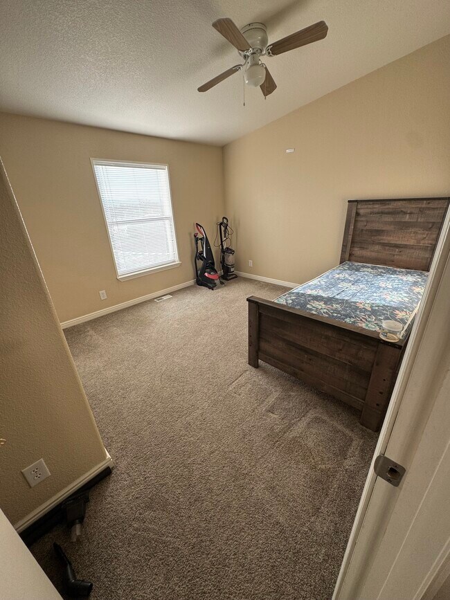 Foto del edificio - 750 Hayland Dr