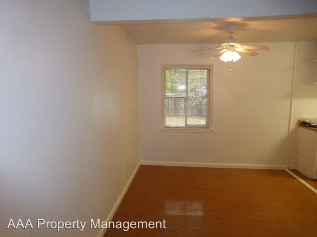 Building Photo - 50 W Hookston Rd