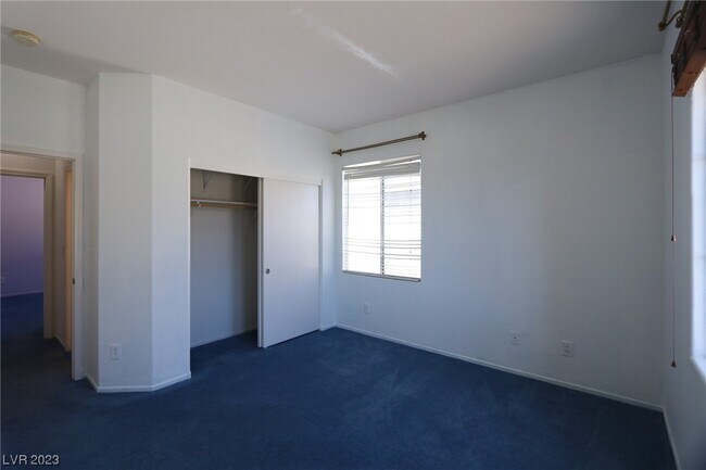 Foto del edificio - 6472 Centennial Rd