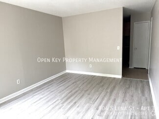 Building Photo - 904 S Lena St