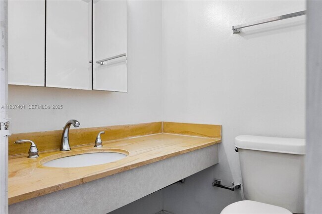 Building Photo - 1980 S Ocean Dr