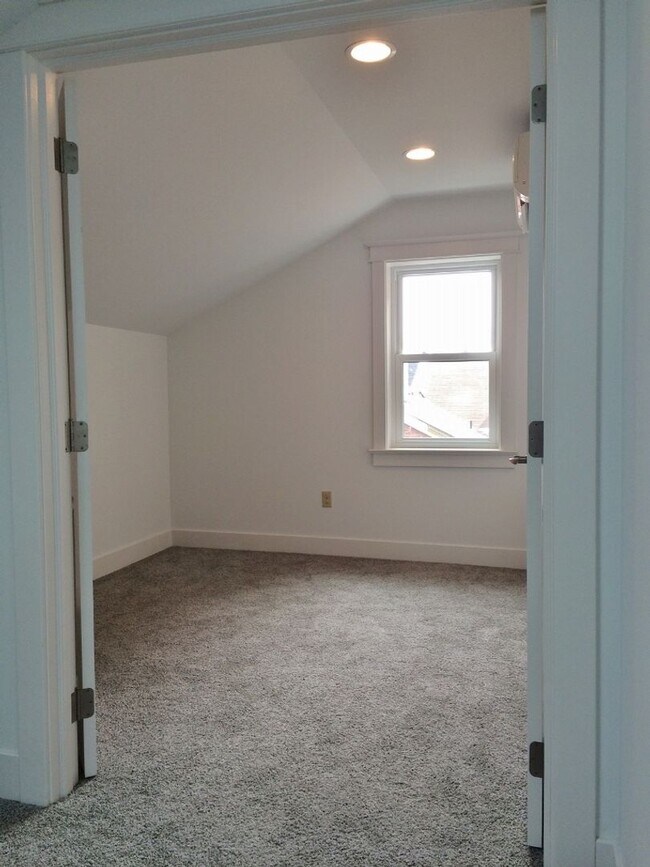 Building Photo - Welcome to your dream home in the heart of Lawrenceville!