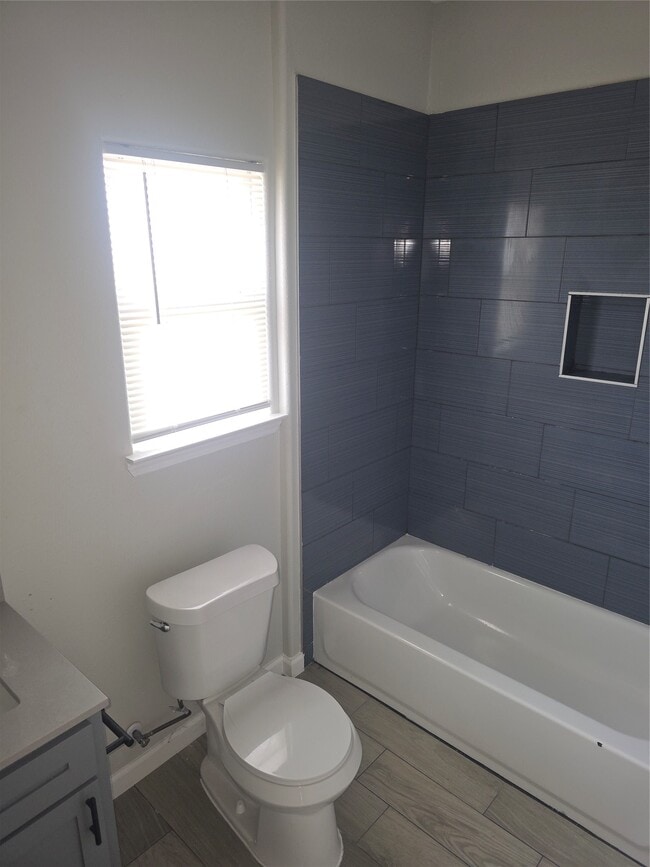 Building Photo - 3221 Ennis St