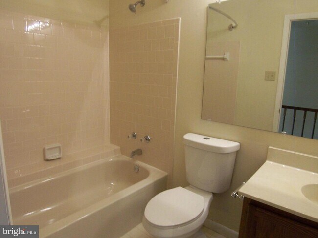 Building Photo - 3204 Rock Creek Ct