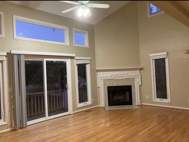 Foto del edificio - Emerald Isle Gated Community