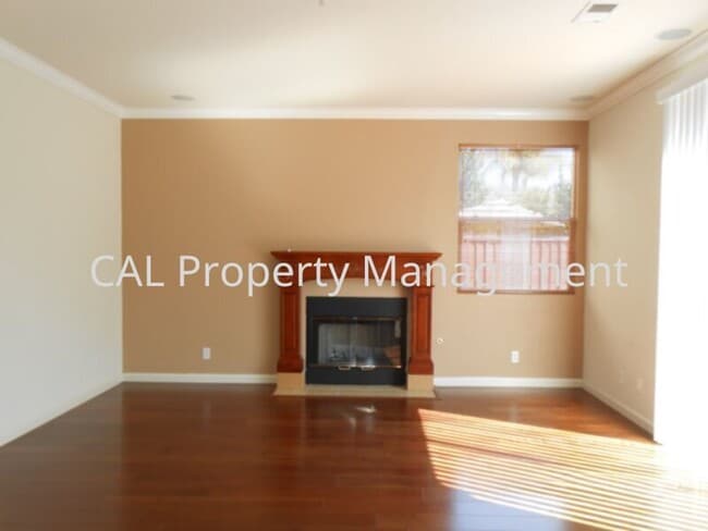 Foto del edificio - 3 Bedroom with loft near Alvarez High School