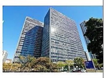 Mies Van Der Rohe architecture - 340 W Diversey Pkwy