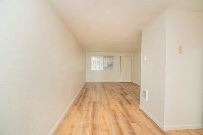 Foto del edificio - Village Park Apartments