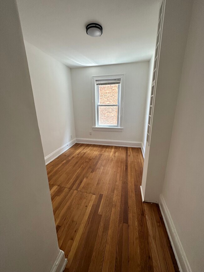 Building Photo - 5783 Mosholu Ave