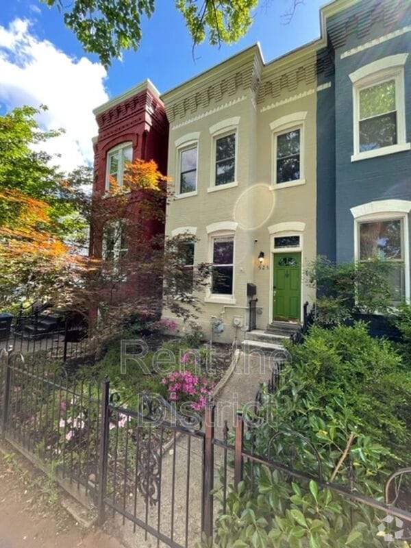 Building Photo - 525 5th St NE