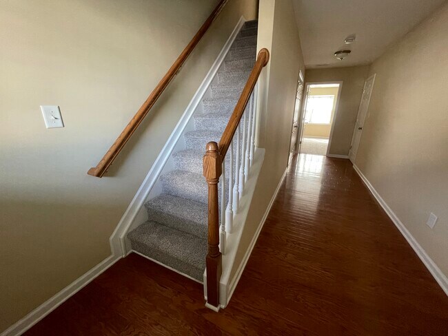 Hallway - 8811 Thornton Town Plz