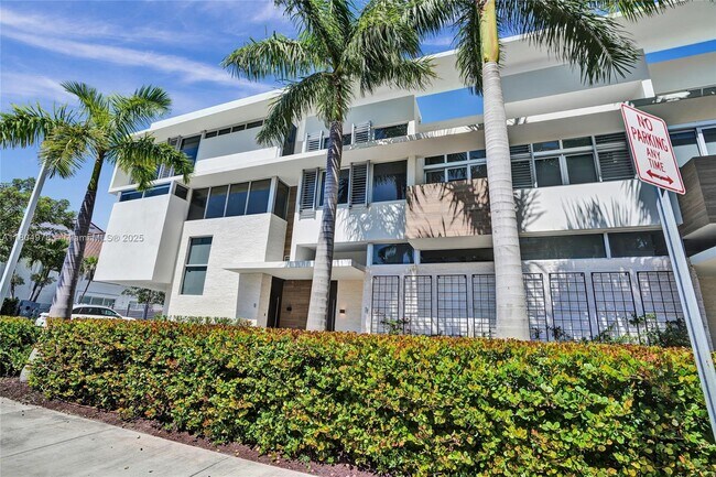 Foto del edificio - 3750 Yacht Club Dr