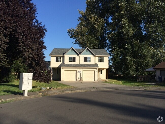 Building Photo - 1841 C Pl SE