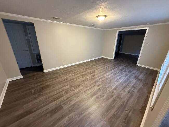 Foto del edificio - Spacious 3 Bedroom 1  Bath home with Appli...