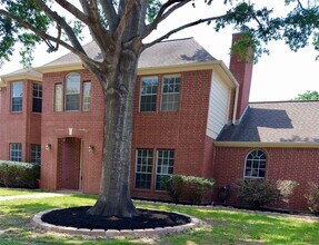 Building Photo - 7211 N Hearthstone Green Dr