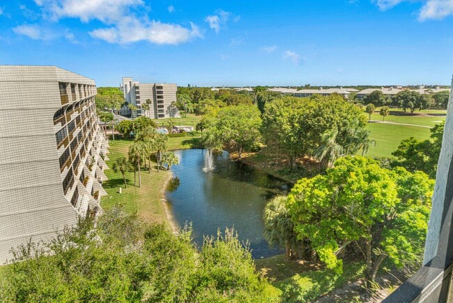 Foto del edificio - 6530 Boca Del Mar Dr