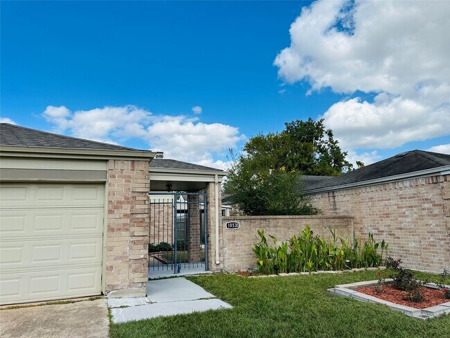 Foto del edificio - 18530 Meadows Way Dr