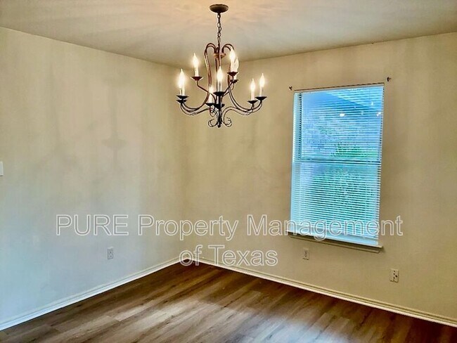 Foto del edificio - 3502 Sandy Brook Dr