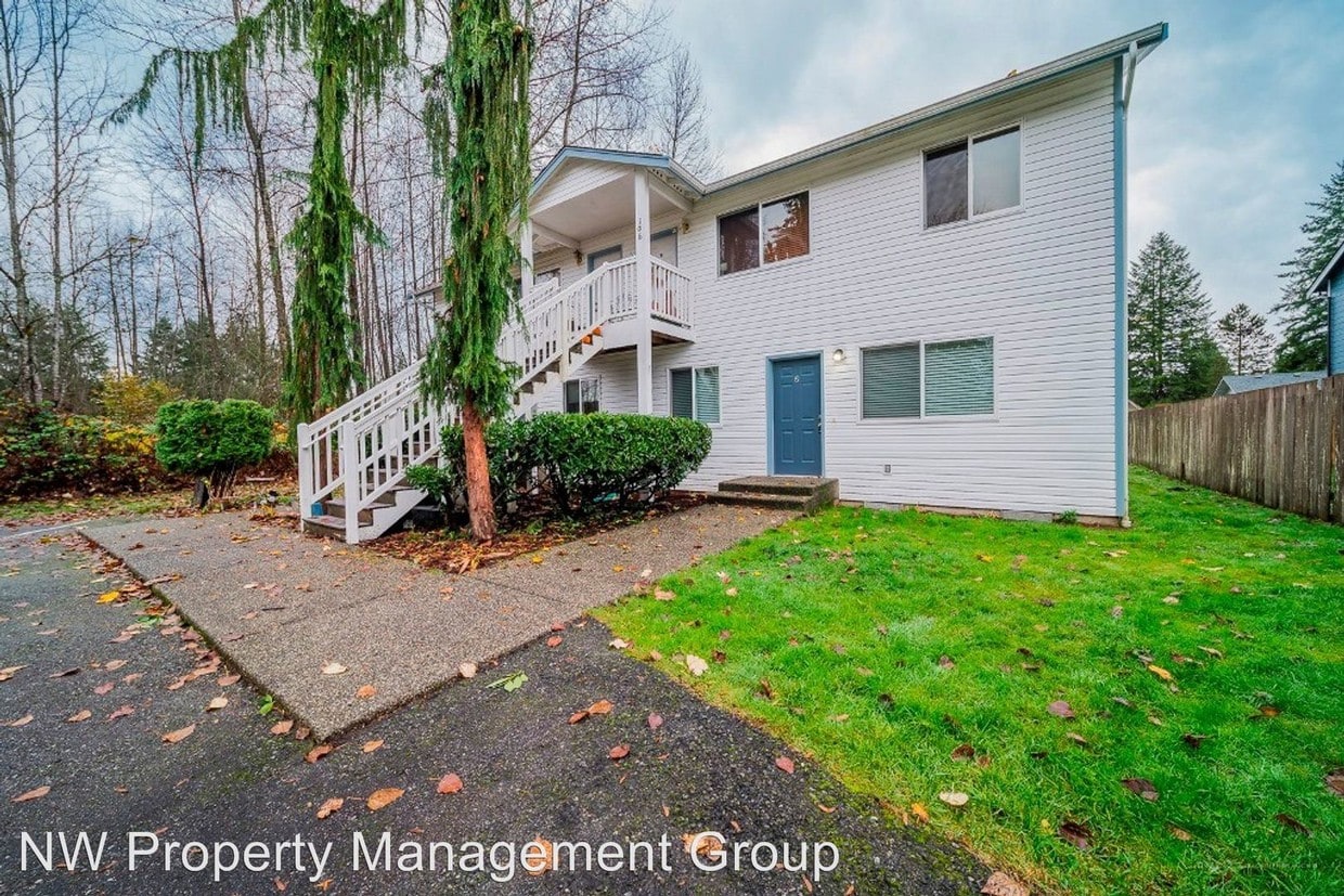 106 E Grand St, Granite Falls, WA 98252 Room for Rent in Granite