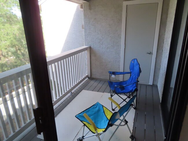 Foto del edificio - Two-Bed Two-Bath Condo in Carmel Rancho Bernardo