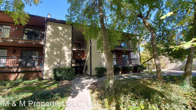 Foto del edificio - 5482 Springtree Ln