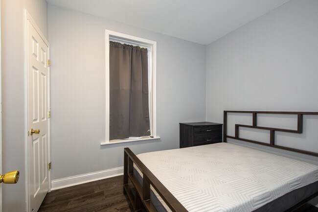 Building Photo - 2202 N Tripp Ave