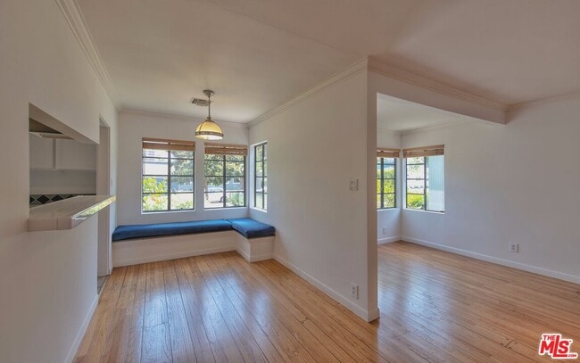 Building Photo - 543 28th Ave