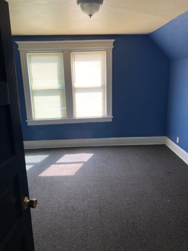 Building Photo - 157 3rd St