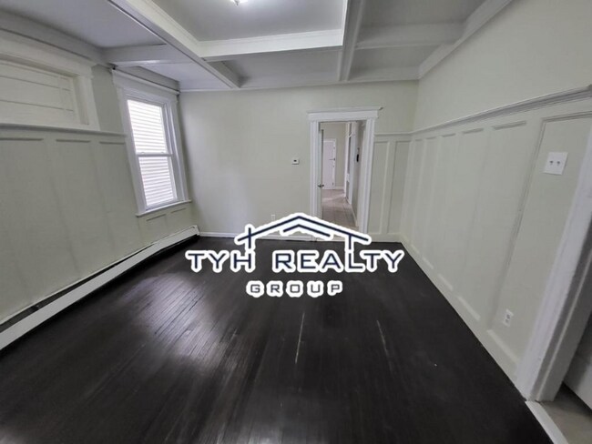Building Photo - 204 Hillside Ave