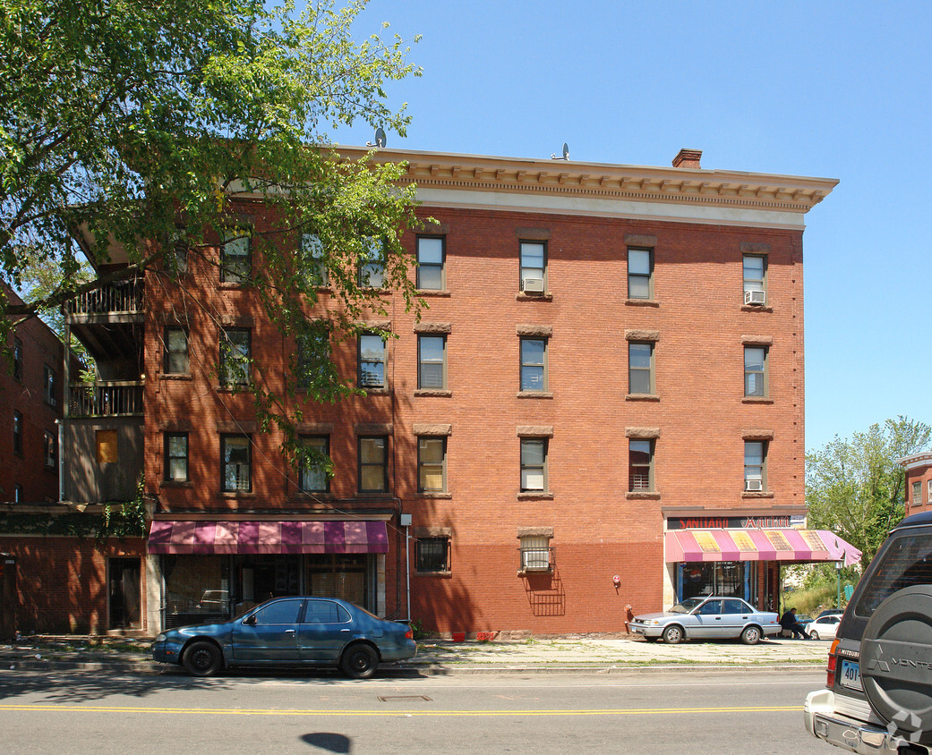 Building Photo - 889-891 Park St