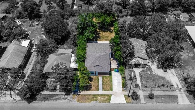 Building Photo - 725 Westfall Ave