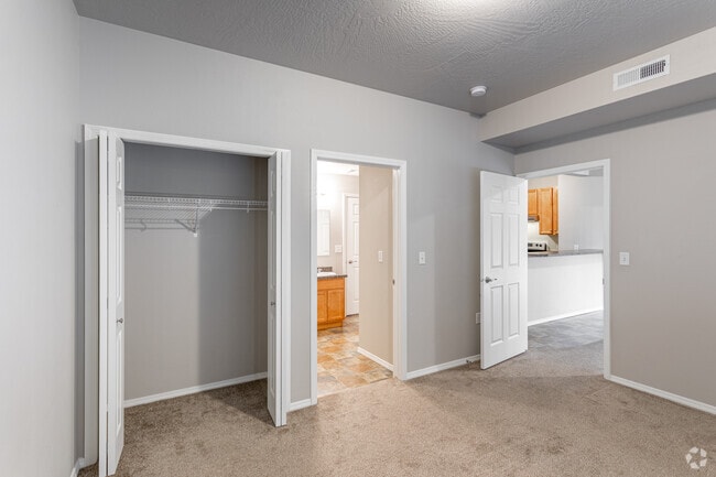 2BR, 1BA - 849 SF - Ashlyn Place Apartments