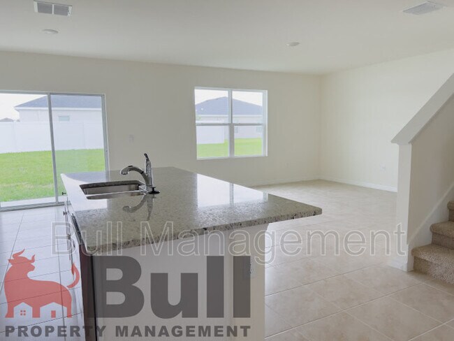 Building Photo - 311 Lily Ln