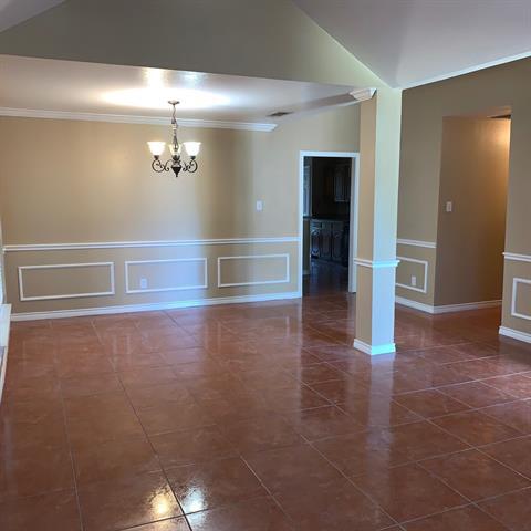 Foto del edificio - 826 Spring Mills Rd