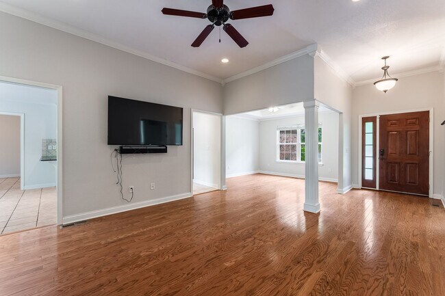 Foto del edificio - Spacious Bella Vista Retreat with Sunlit I...