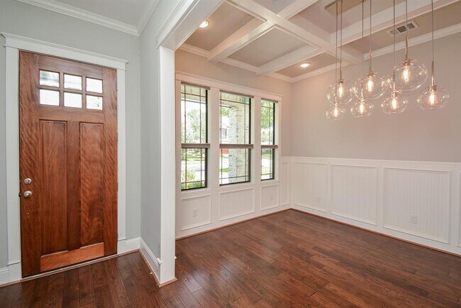 Building Photo - 1515 Martin St
