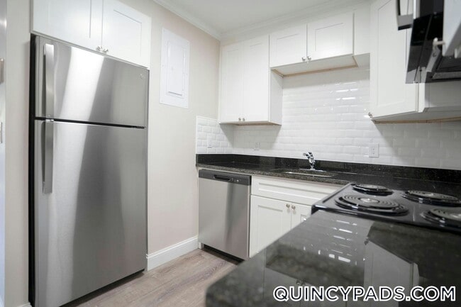 Building Photo - 40 Presidential Dr