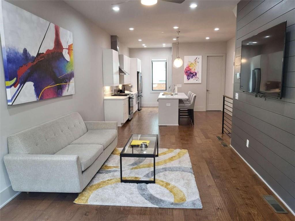 Foto principal - 106 Cityview Ct NE